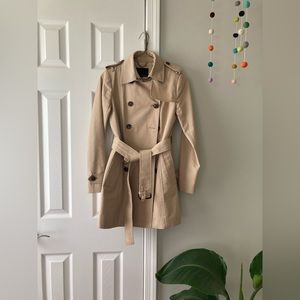 Like-new and classic: Banana Republic trench coat — XXS Petite